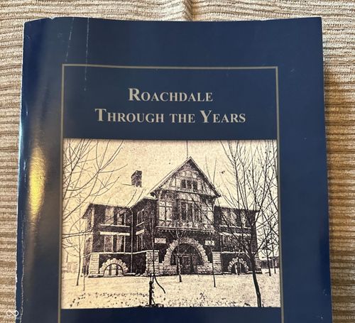 102 Meridian St, Roachdale, IN, 46172-9261 | Card Image