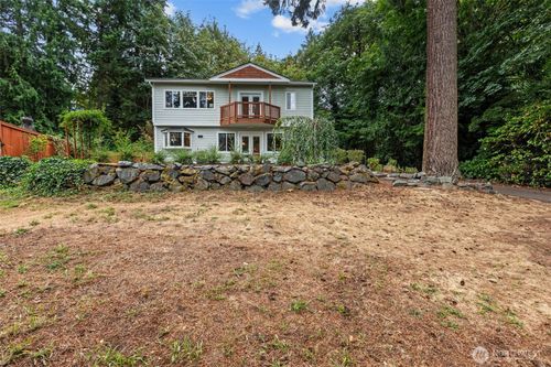 16931 Se Newport Way, Bellevue, WA, 98006-7145 | Card Image