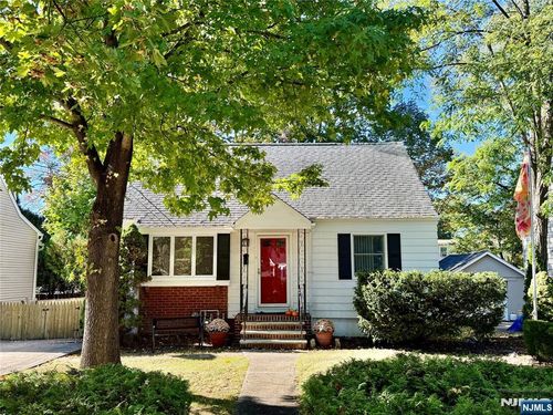 450 Sheffield Rd, Ridgewood, NJ, 07450-1835 | Card Image