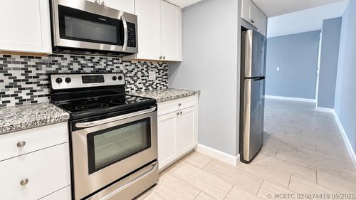 d109-1950 N Andrews Ave, Wilton Manors, FL, 33311-3950 | Card Image