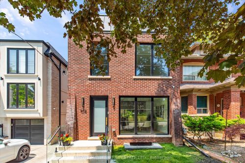 104 Manor Rd E, Toronto, ON, M4S1P8 | Card Image