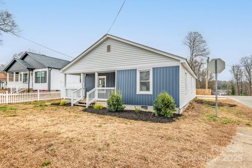 636 Central Dr Nw, Concord, NC, 28027-6060 | Card Image