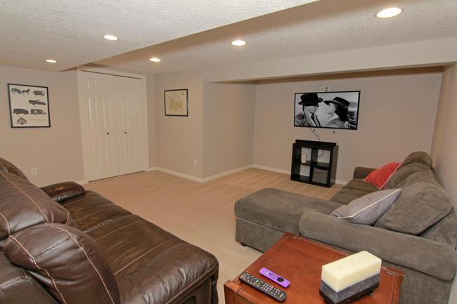 Family Room. | Image 24