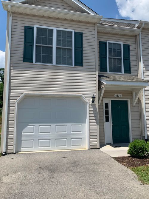 6837 Village Green Dr, Roanoke, VA, 24012 | Card Image