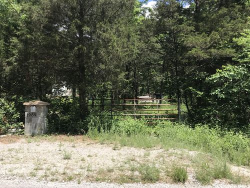 1989 Luther Sharp Rd, Columbia, TN, 38401-7632 | Card Image