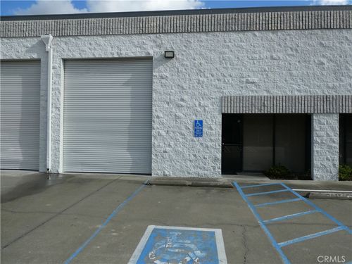 787 W Woodbury Rd, Altadena, CA, 91001-5368 | Card Image