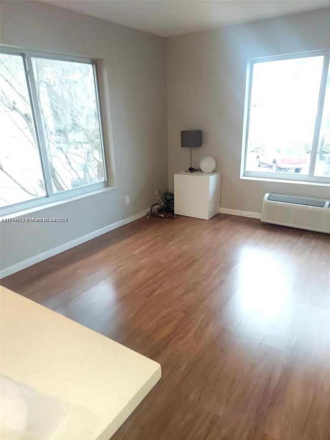 APT-4 - 7430 Carlyle Ave, Condo with 2 bedrooms, 1 bathrooms and null parking in Miami Beach FL | Image 8