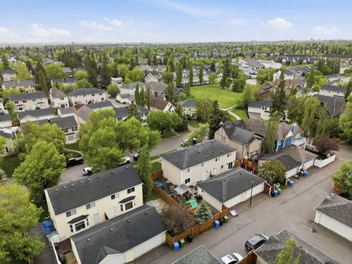 172 Somme Manor Sw, Calgary, AB, T2T6L5 | Card Image