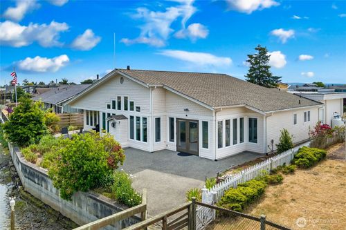 3675 Steelhead Dr, Greenbank, WA, 98253-9786 | Card Image