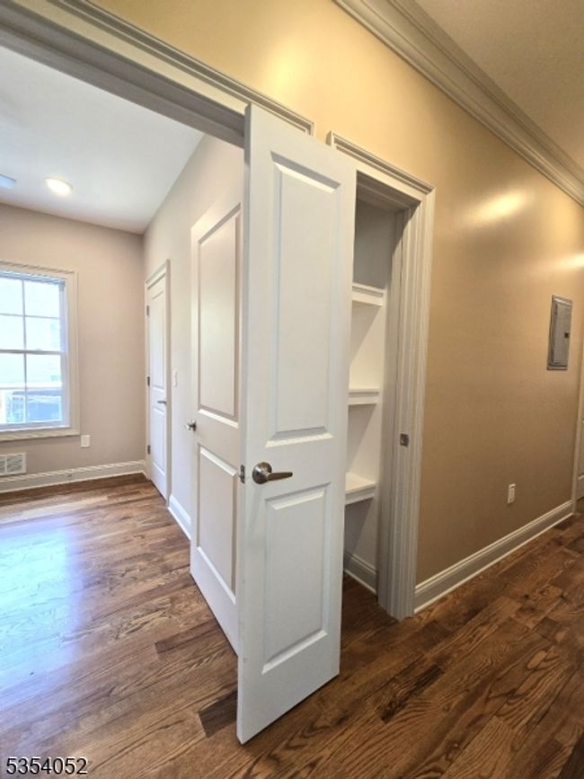 90 Seaview Ave, Home with 6 bedrooms, 4 bathrooms and null parking in Jersey City NJ | Image 15