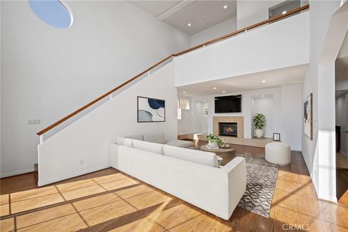 8246 Woodshill Trl, LOS ANGELES, CA, 90069-1636 | Card Image