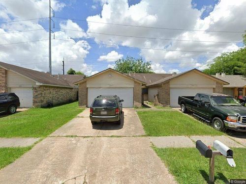 10143 Inwood Hollow Ln, Houston, TX, 77088-2149 | Card Image