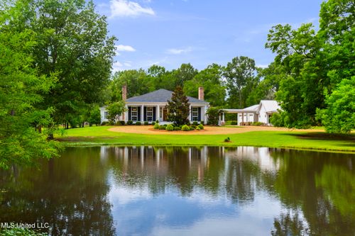 407 Saint Augustine Dr, Madison, MS, 39110-8826 | Card Image