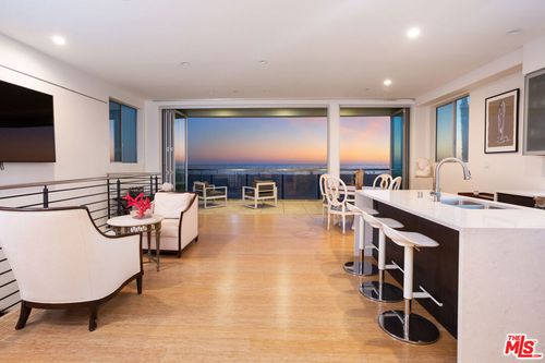 6985 Trolleyway, Playa del Rey, CA, 90293-7611 | Card Image