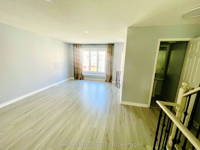 84 Bernard Ave, House attached with 3 bedrooms, 3 bathrooms and 1 parking in Brampton ON | Image 10