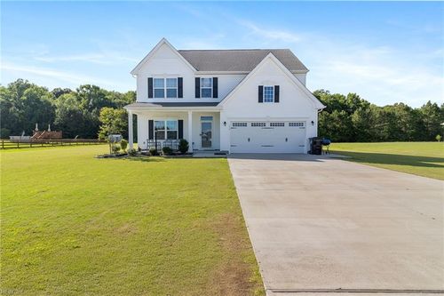 110 Georgia Dr, Elizabeth City, NC, 27909-8549 | Card Image