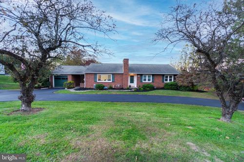 6150 Chambers Hill Rd, HARRISBURG, PA, 17111-3312 | Card Image