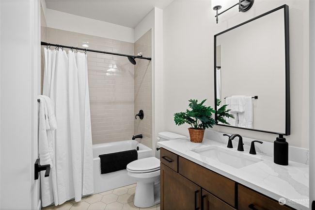 Guest Bathroom | Image 22