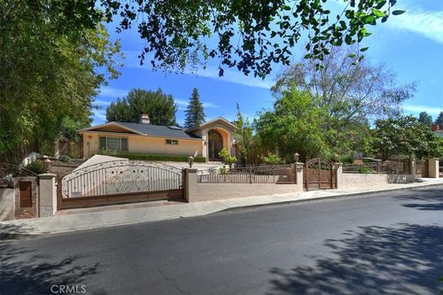 16641 Adlon Rd, Encino, CA, 91436-3717 | Card Image