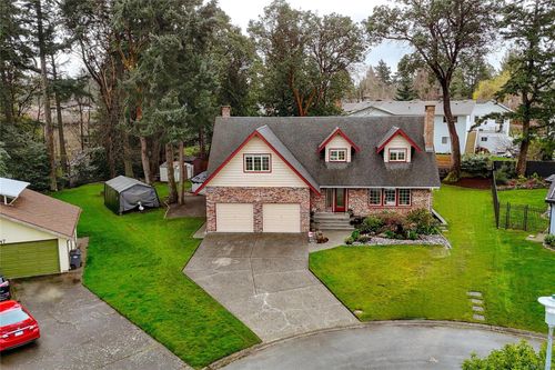 4243 Maimie Pl, Victoria, BC, V8N5T4 | Card Image