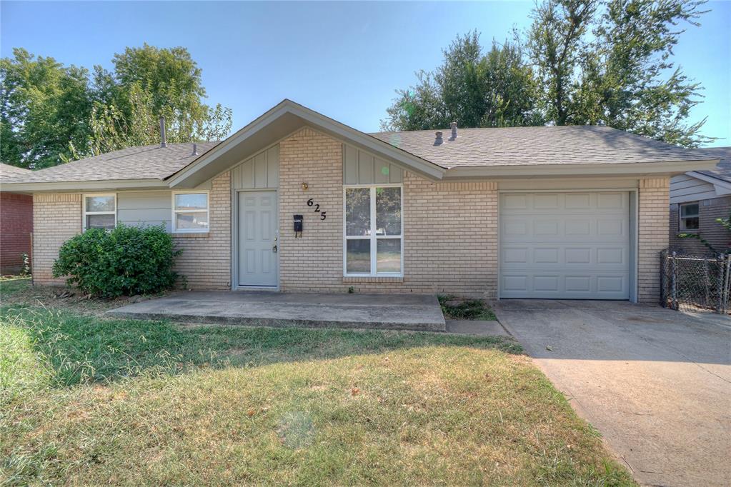 Gale , Moore, OK 73160