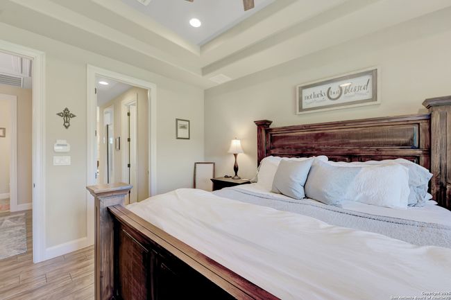 211 Comal Run, House other with 3 bedrooms, 4 bathrooms and null parking in Bulverde TX | Image 23