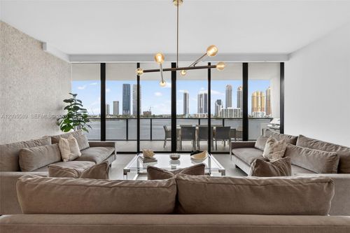 507-5500 Island Estates Dr, Aventura, FL, 33160-5196 | Card Image
