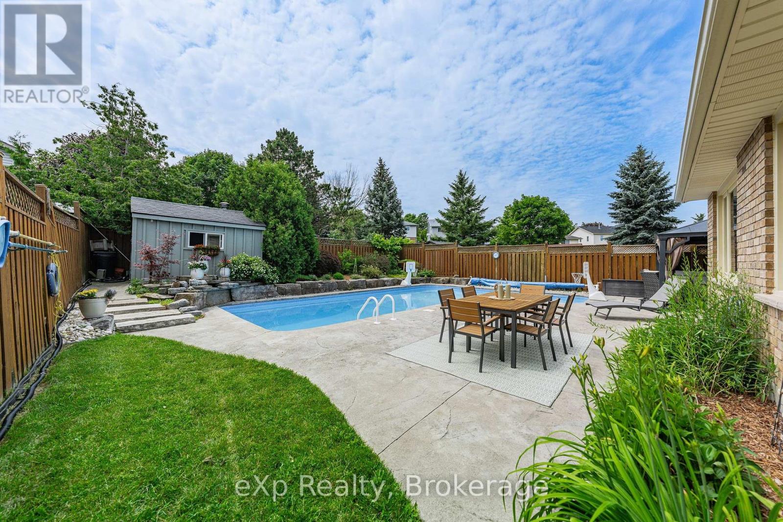 Residential in Guelph (Dovercliffe Park/Old University) 5