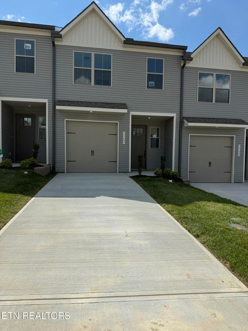 1707 Bennett Village Dr, Maryville, TN, 37804-2100 | Card Image