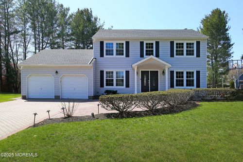 5 Regal Ct, Holmdel, NJ, 07733-1051 | Card Image