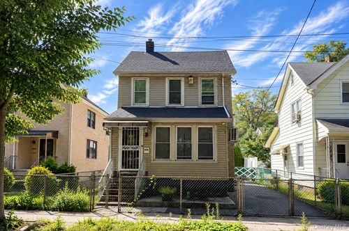 160-30 76th Rd, Fresh Meadows, NY, 11366-1034 | Card Image