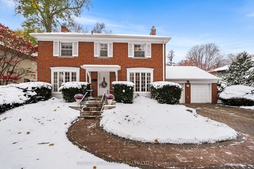 55 Sandringham Dr, Toronto, ON, M5M3G4 | Card Image