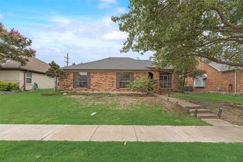 1670 Crosshaven Dr, Lewisville, TX, 75077-2421 | Card Image