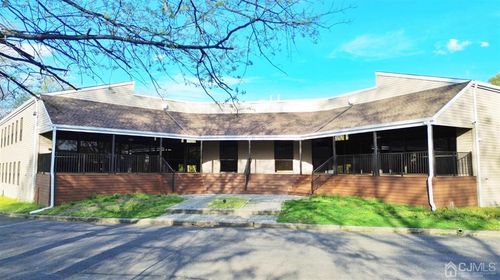 40 Ave At The Common, Shrewsbury Boro, NJ, 07702 | Card Image