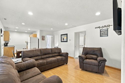 423 Eagle Dr, Reeds Spring, MO, 65737 | Card Image