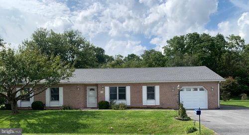 15 Plantation Dr, HAGERSTOWN, MD, 21740-3128 | Card Image