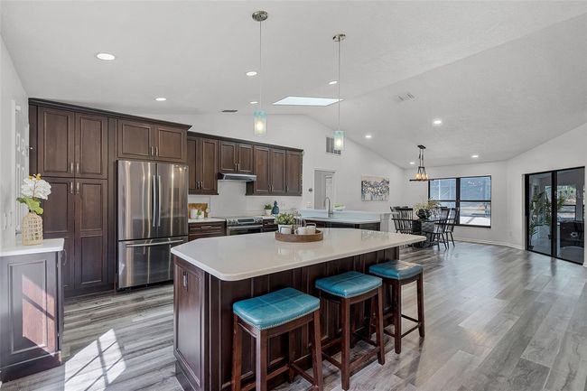 Beautifully updated kitchen | Image 10