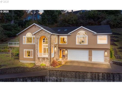 3562 Jake Mann Ln, Florence, OR, 97439-3030 | Card Image