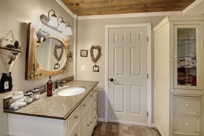 bathroom-2_54458676261_o | Image 19