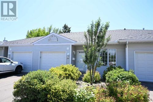 121 Hawkstone Manor Nw, Calgary, AB, T3G3X2 | Card Image