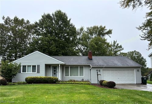 1551 Wilsonway Dr, Barberton, OH, 44203-7753 | Card Image