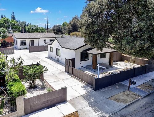 1050 W Chestnut Ave, Santa Ana, CA, 92703-3908 | Card Image