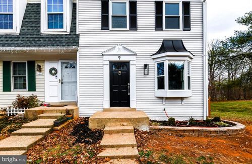 9 Dorrell Ct, STERLING, VA, 20165-5711 | Card Image