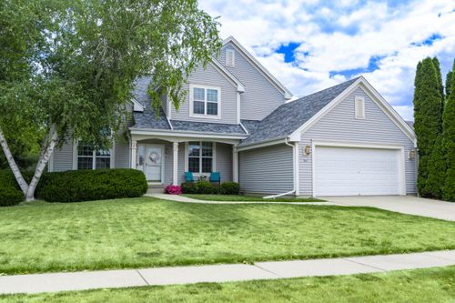 601 Bridlewood Ln, Watertown, WI, 53094-5914 | Card Image
