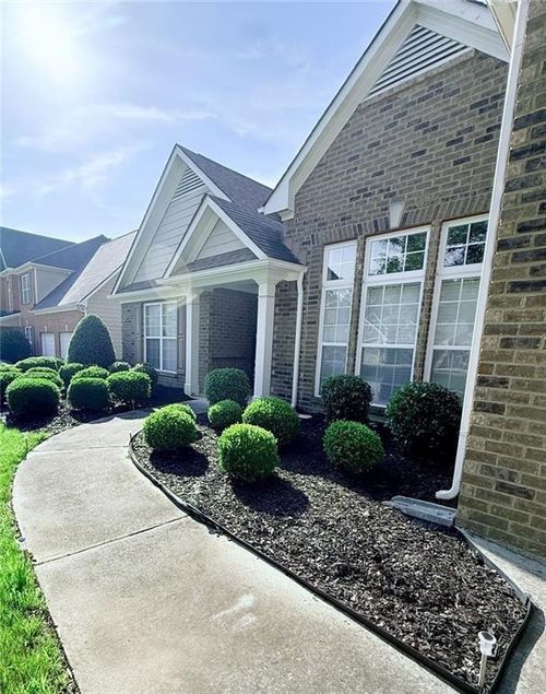 319 Wildwood Pt, Atlanta, GA, 30349-4063 | Card Image