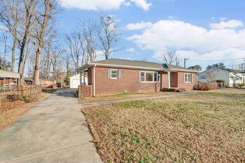 10 Powell Dr, Greenville, SC, 29617-1938 | Card Image