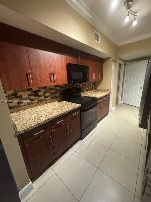 7108-101 Sw 117th Ave, Pembroke Pines, FL, 33025-4914 | Card Image