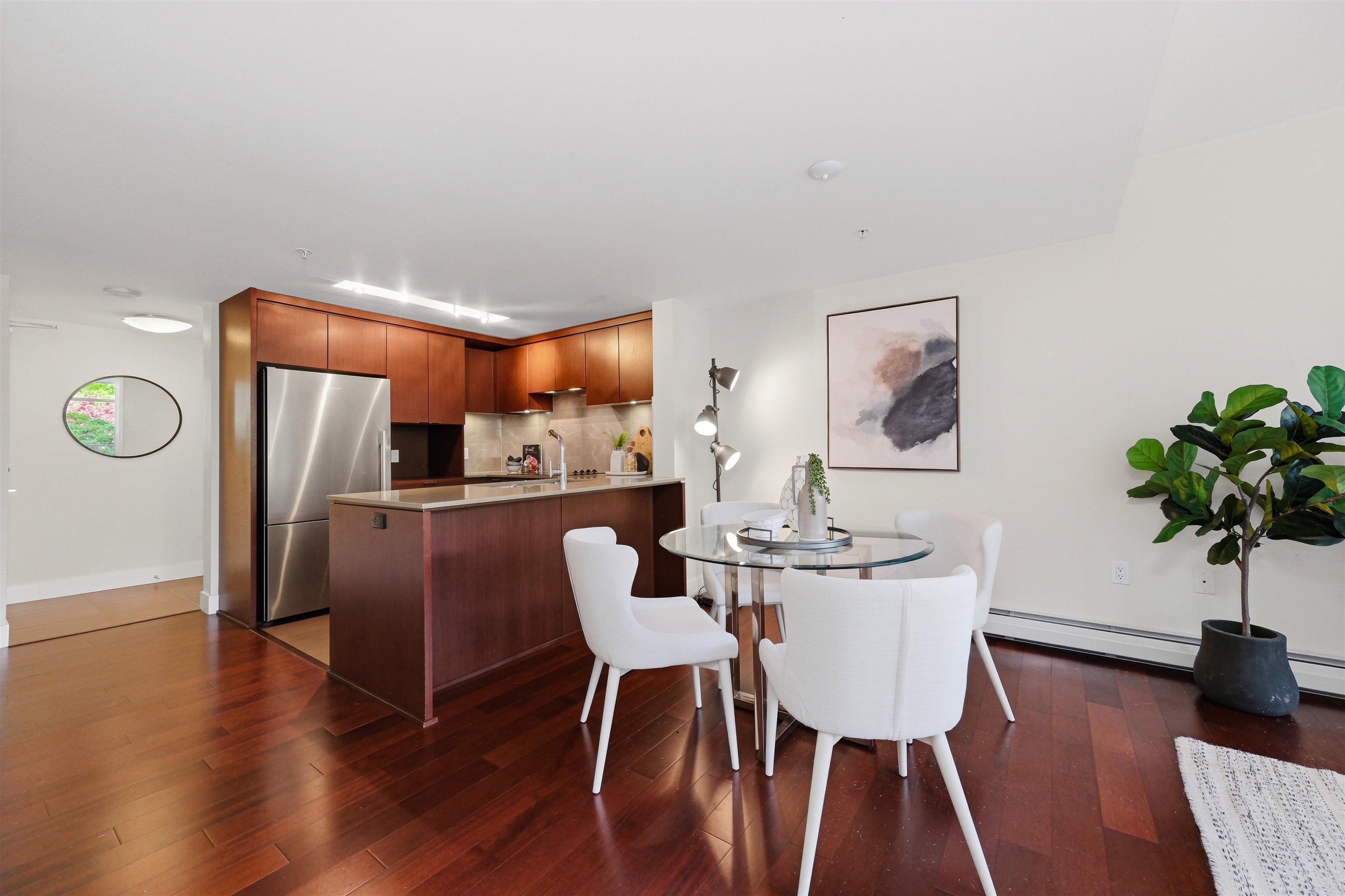 Residential in North Vancouver 5