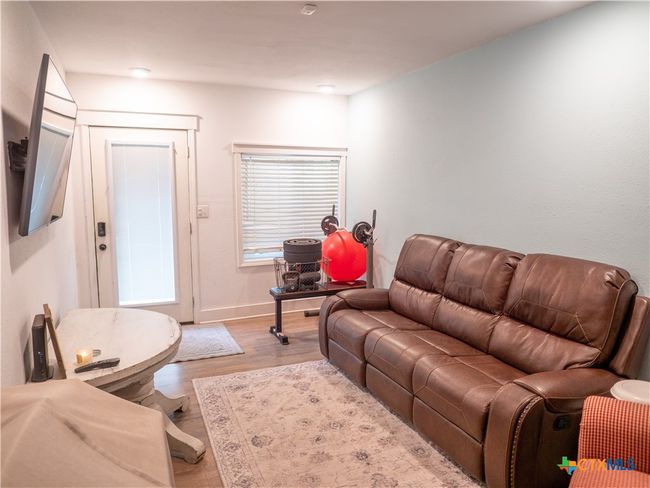 1006 W North St, House other with 2 bedrooms, 1 bathrooms and null parking in Victoria TX | Image 8