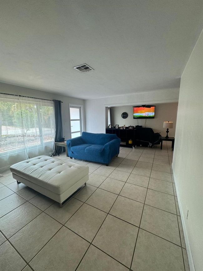 830 Sw 1st Ave, House other with 3 bedrooms, 2 bathrooms and null parking in Pompano Beach FL | Image 4